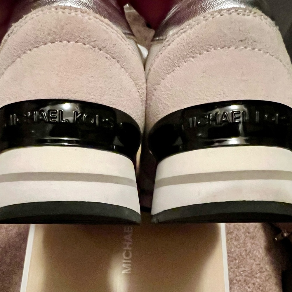 Brand new michael kors sneakers (cream with silver and black detail